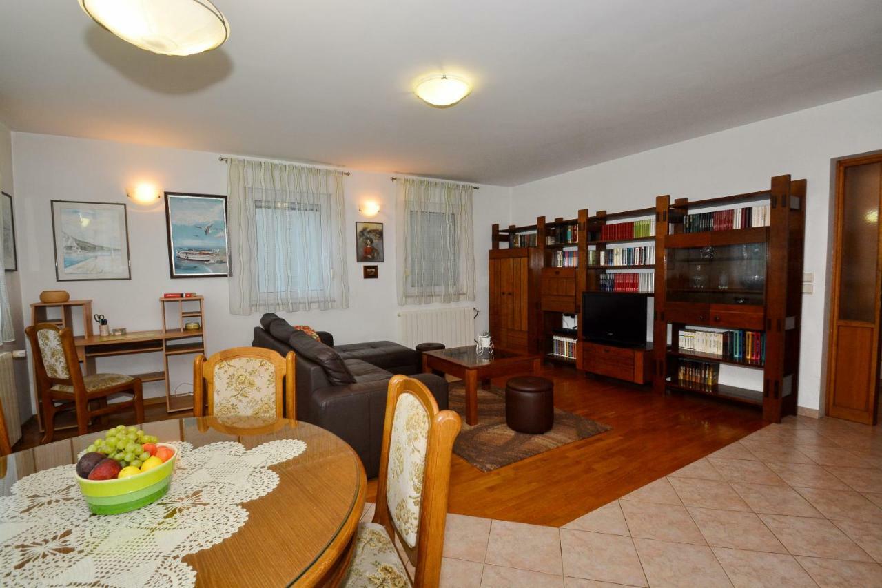 Apartman Vanja Omiš Exterior foto